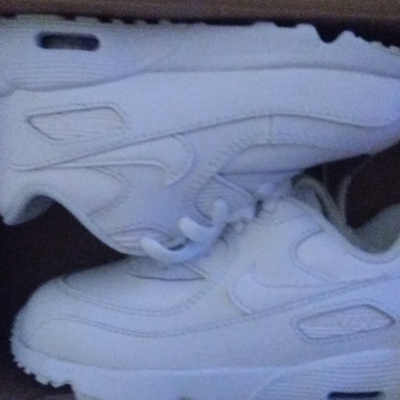 Nike Air Max - Picture 3 of 3